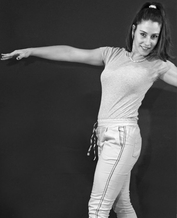 Monitora de dance gimnasio de Graus